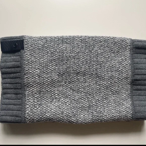Lululemon❤️Cozy Yogi Infinity Scarf - Picture 5 of 11